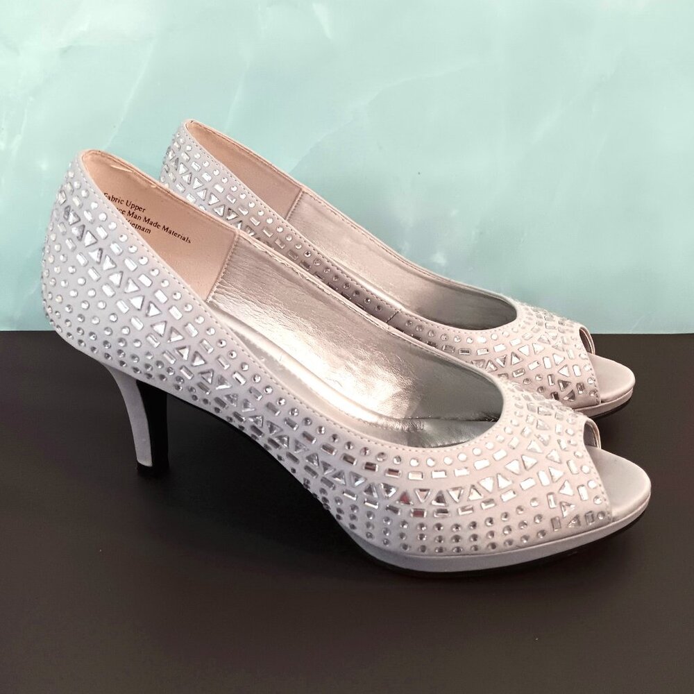 KELLY and KATIE DOREEN Stone Studded Grey Satin Peep Toe Pumps ~ Size 6.5M